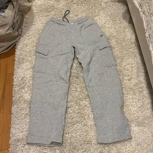 Aritzia TNA Cargo Sweatpants. Used twice.